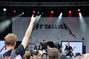 mytallica-dortmund-rock-n-tribute-festival-2017-stage-horns-hand